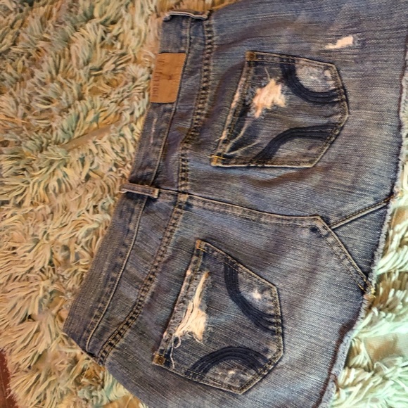 Distressed denim skirt size 3 - Picture 4 of 4